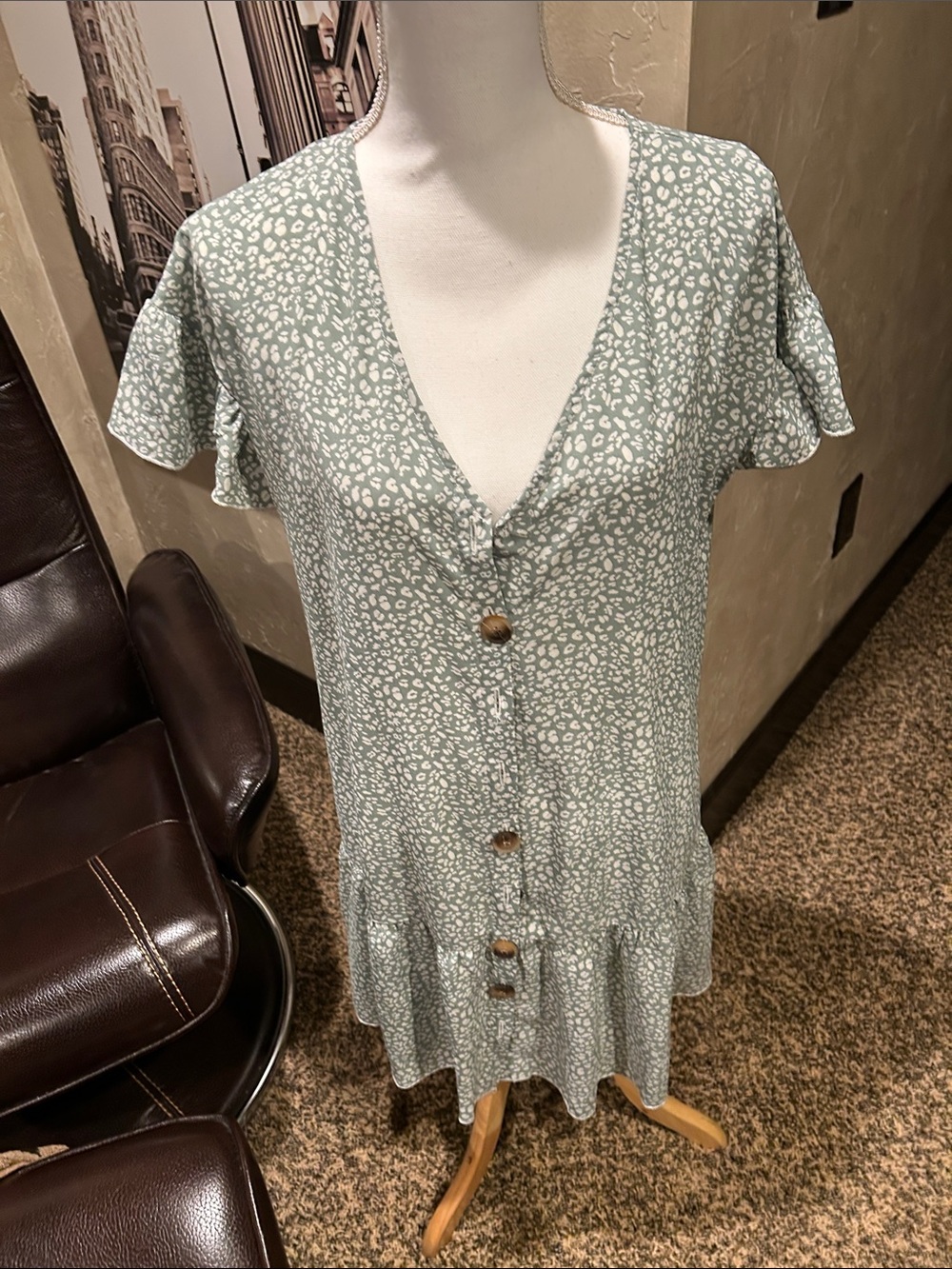SHEINWomen’s Sage Green Button-Front V-Neck Dress large